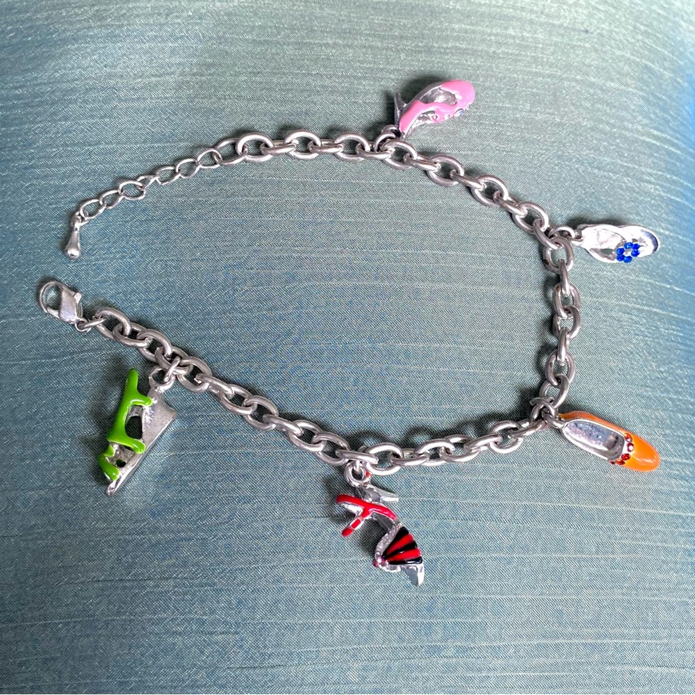 Shoe charm bracelet